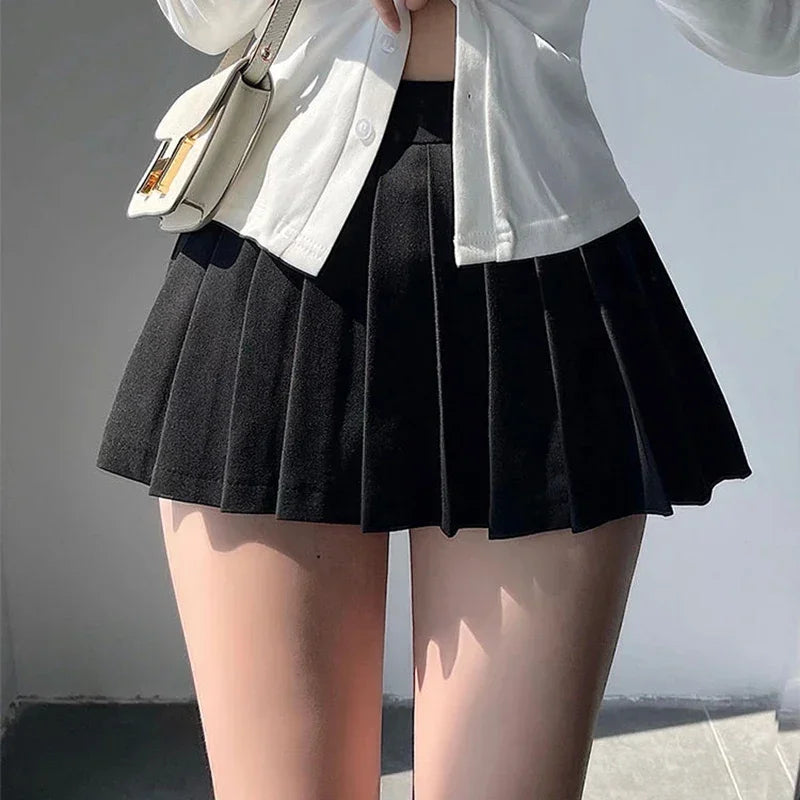 Geplooide rok met shorts vrouwen sexy hoge taille onregelmatige witte zwarte A-lijn gyaru tennis extreme mini rok school 2024