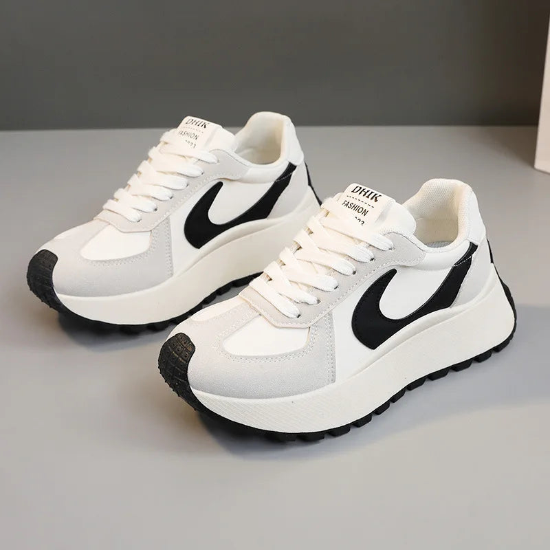 Tênis de plataforma de fundo grossa feminino Spring Spring New Mix Color Lace-up Sapatos casuais Mulher redondo dedo do pé não deslizante Sapatos esportivos vulcanizados