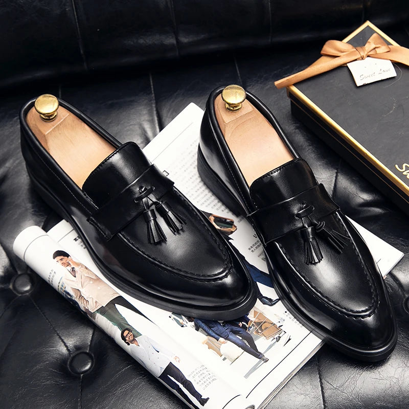 Tassel Loafer Shoes Мъжете се приплъзват на шофиране на мокасини Мъжки удобни кожени обувки за мъже Оценени пръсти на краката Небрежни обувки Zapatos