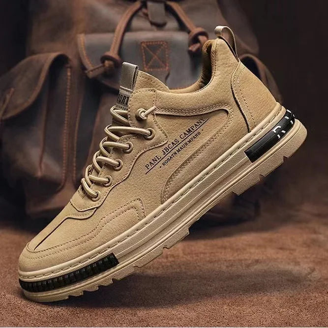 Trend Men Sneakers Outdoor Неплъзгащи се пешеходни обувки за мъже удобни ежедневни работни обувки Луксозна платформа Мъже ботуши 2024 Нови