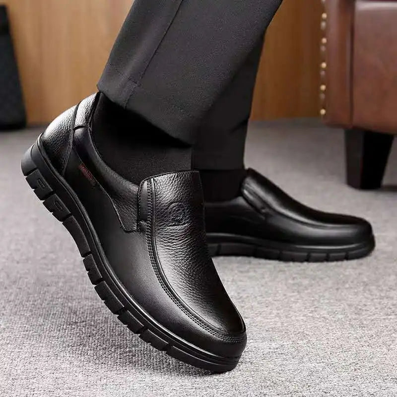 2025 Mænds ægte lædersko 38-46 Hovedlæder Soft Anti-Slip Rubber Loafers Sko mand afslappet ægte lædersko