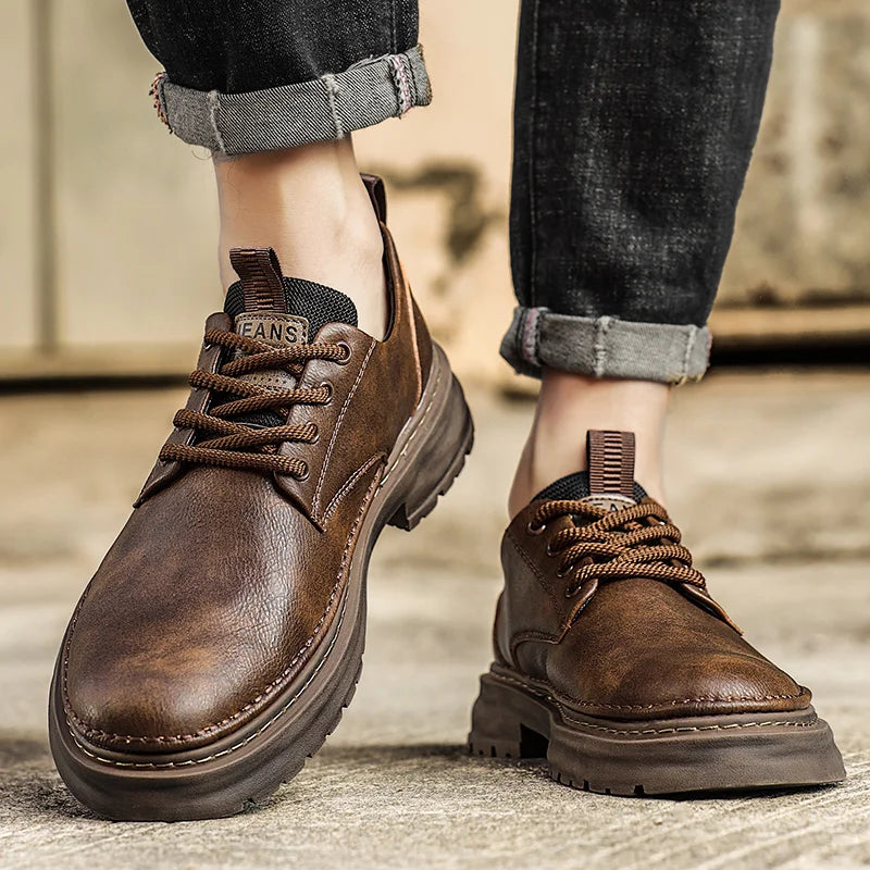 Pomladi visokokakovostni moški brogue britanski čevlji za obleke oxford moški gospod usnjena obutev stanovanja moški črni loafers Zapatos hombre