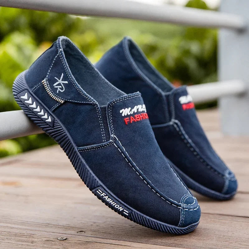 Denim Pánské plátno boty Sklouzněte na tenisky Muž na léto 2025 Nové venkovní řízení mokasinu trendy vintage mochéra boty pro muže