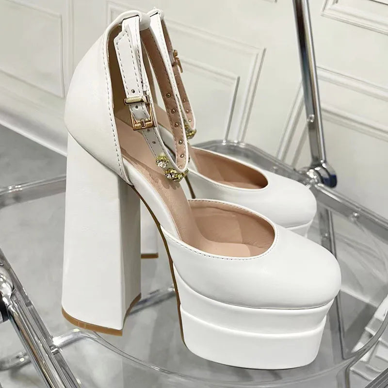 Nuevas bombas de moda Bombas retro Mary Janes Sandalias Sandalias de la plataforma de primavera Partido Boda Basúa Mujer Big tamaño