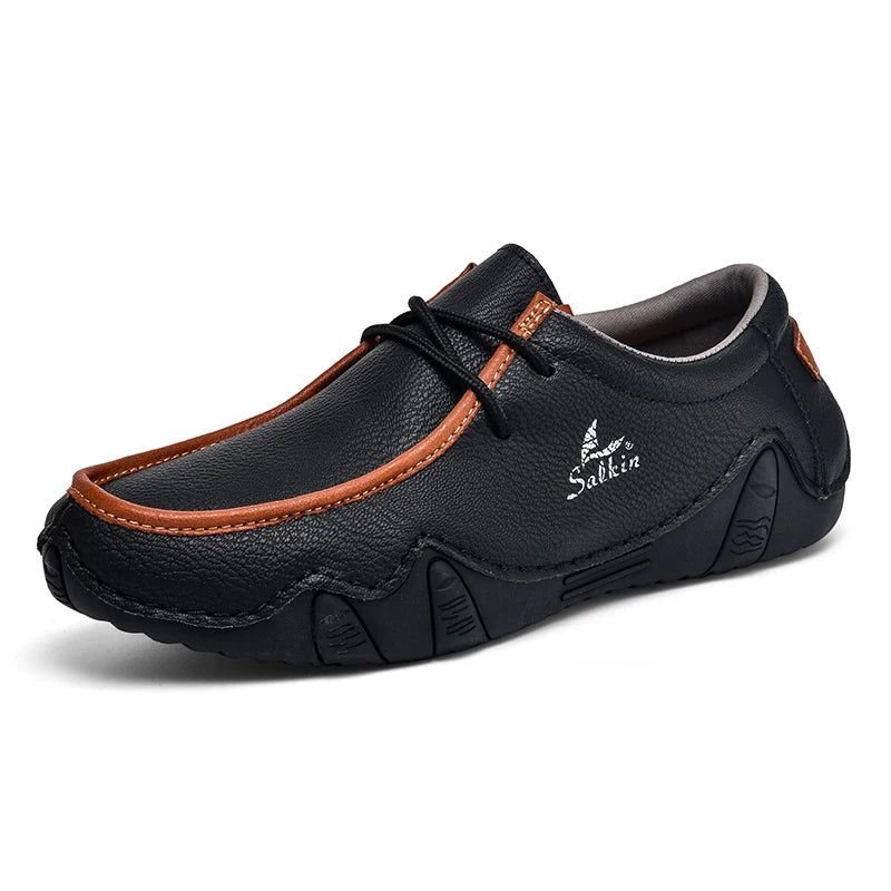 Nuove 2024 Scarpe da uomo casual in pelle fatte a mano in pelle Sneaker man per le scarpe da top bassa traspirabili con le scarpe piazzate con una taglia più dimensioni