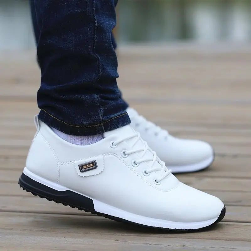 2025 New Men's Soft Leather Sneakers étanche des chaussures décontractées sans glissement.