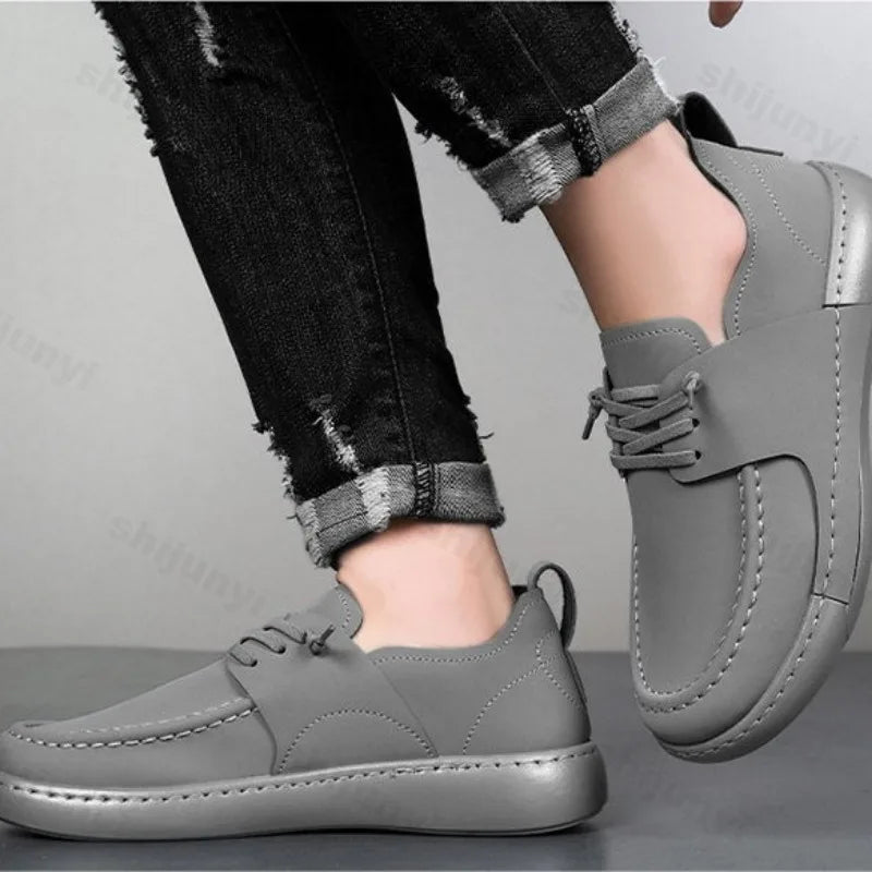 Menn Casual Sneaker 2025 New Black Low Top PU Leather Outdoor Anti-Slip Sneakers Male Platform Fashion Shoes Zapatillas Hombre