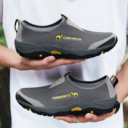 Muoti kesäkengät miehet rento kengät verkko ulkona hengittävä liukuvat asunnot miehet lenkkarit mukavat veden leipomot zapatillas