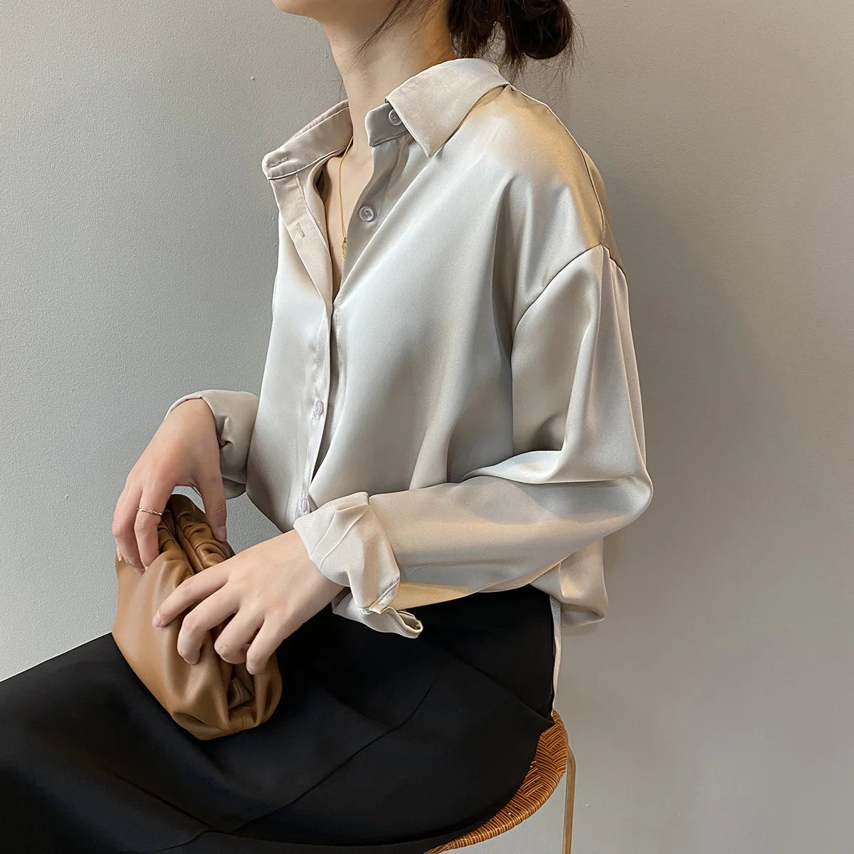 Spring Fashion Button Up Satin Seidenhemd Vintage Bluse Frauen weiße Tops Lady Long Sleeves weibliche losen Straßenhemden 11355