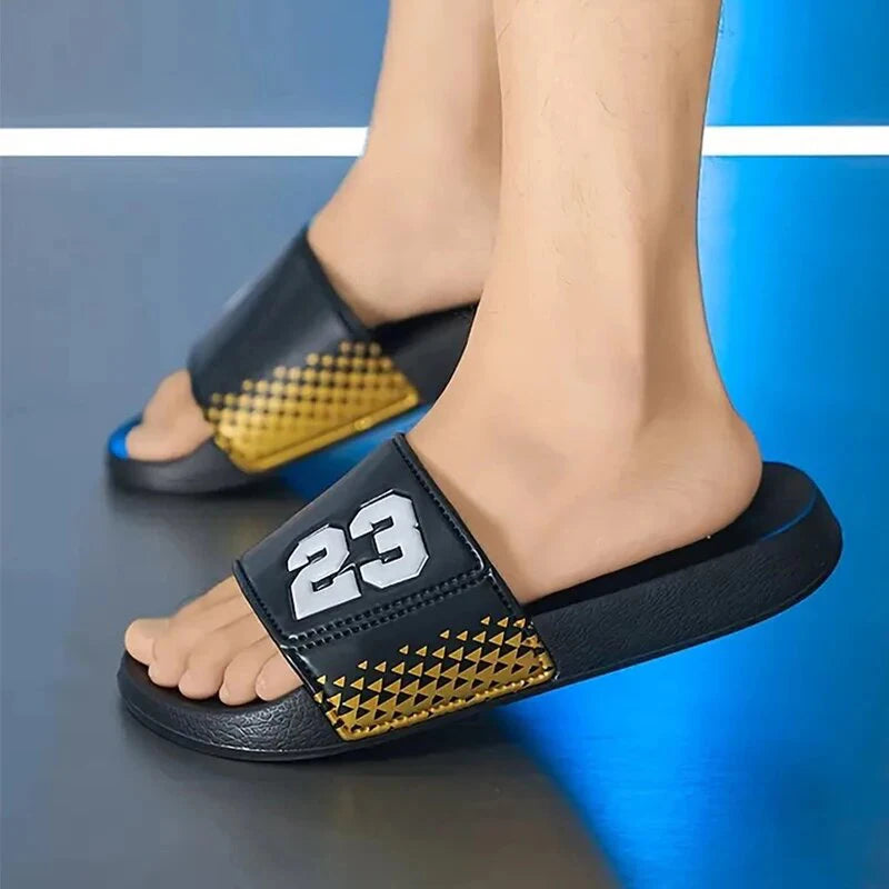 2025 Mens Slippers Mulheres deslizam casais de verão Sapato de praia Pontas macias Mulas de deslizamento Men Slippers Colo Casual Tamanho Big Size 37-48