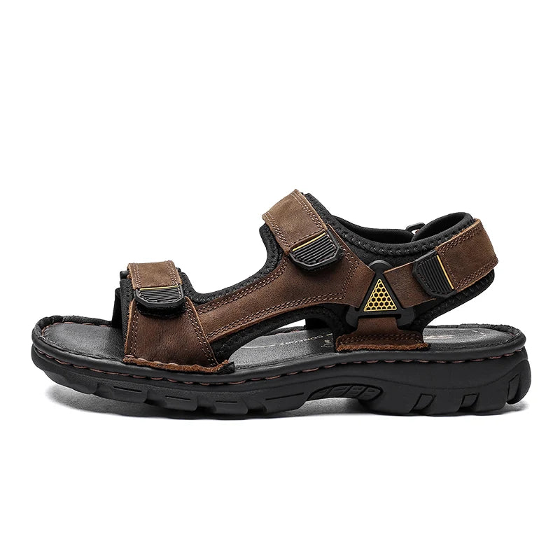 Klasszikus férfiak szandál valódi bőr szandál kültéri antiskid papucsok Vomársák Kézzel készített nyári férfi cipő Beach Sandals nagy