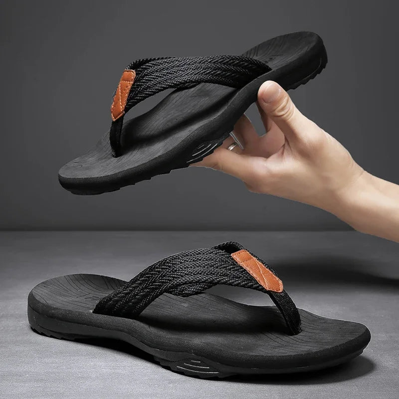Hágæða vörumerki tískumenn Flip flops Summer Beach Flip Flips Men Casual Bireining Beach Men inniskór úti