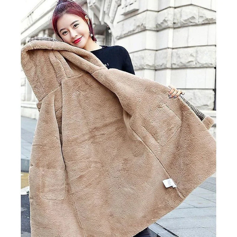 Autumn Winter Wool Płaszcz Kobiety Plaid Sheep Sheep Stórzany futrzany płaszcze w połowie długie płaszcze plus aksamitne grube z kapturem ciepłe wełniane damskie płaszcz