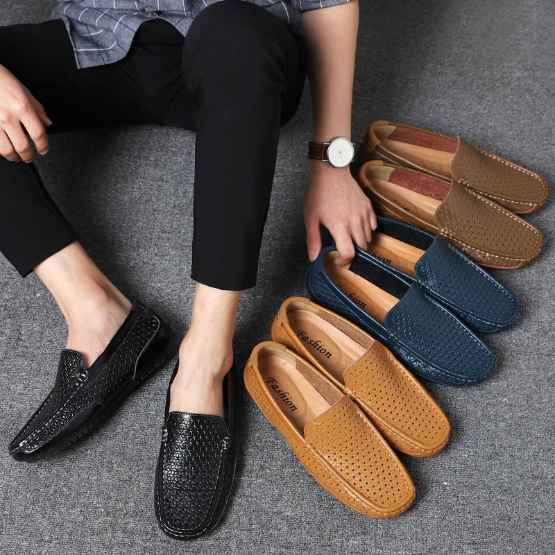 2023 Men d'été Chaussures décontractées marque de luxe de mocassins pour hommes en cuir authentiques mocassins creux en blindage respirant sur les chaussures de conduite