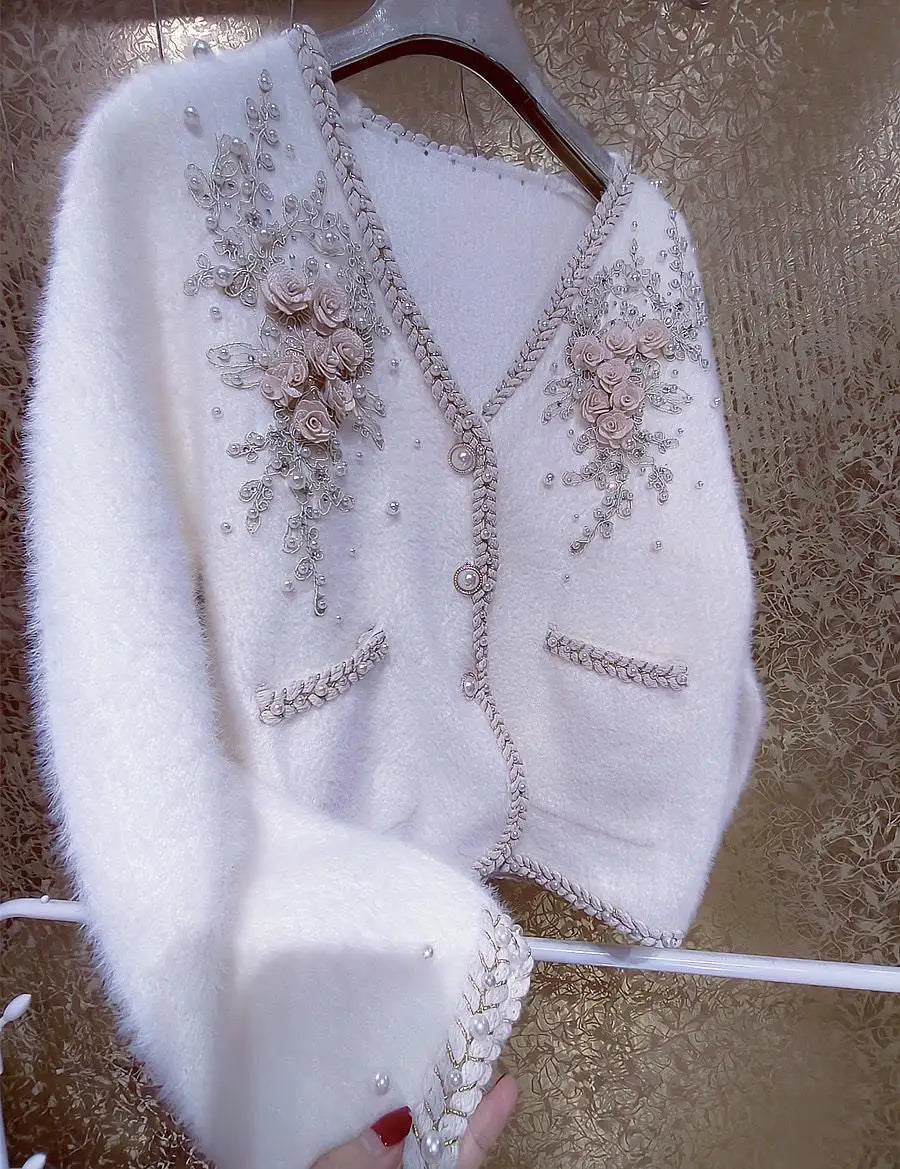 Diamantes com contas de flores de luxo Cardigã de malhas de peles Faux para mulheres com-deco