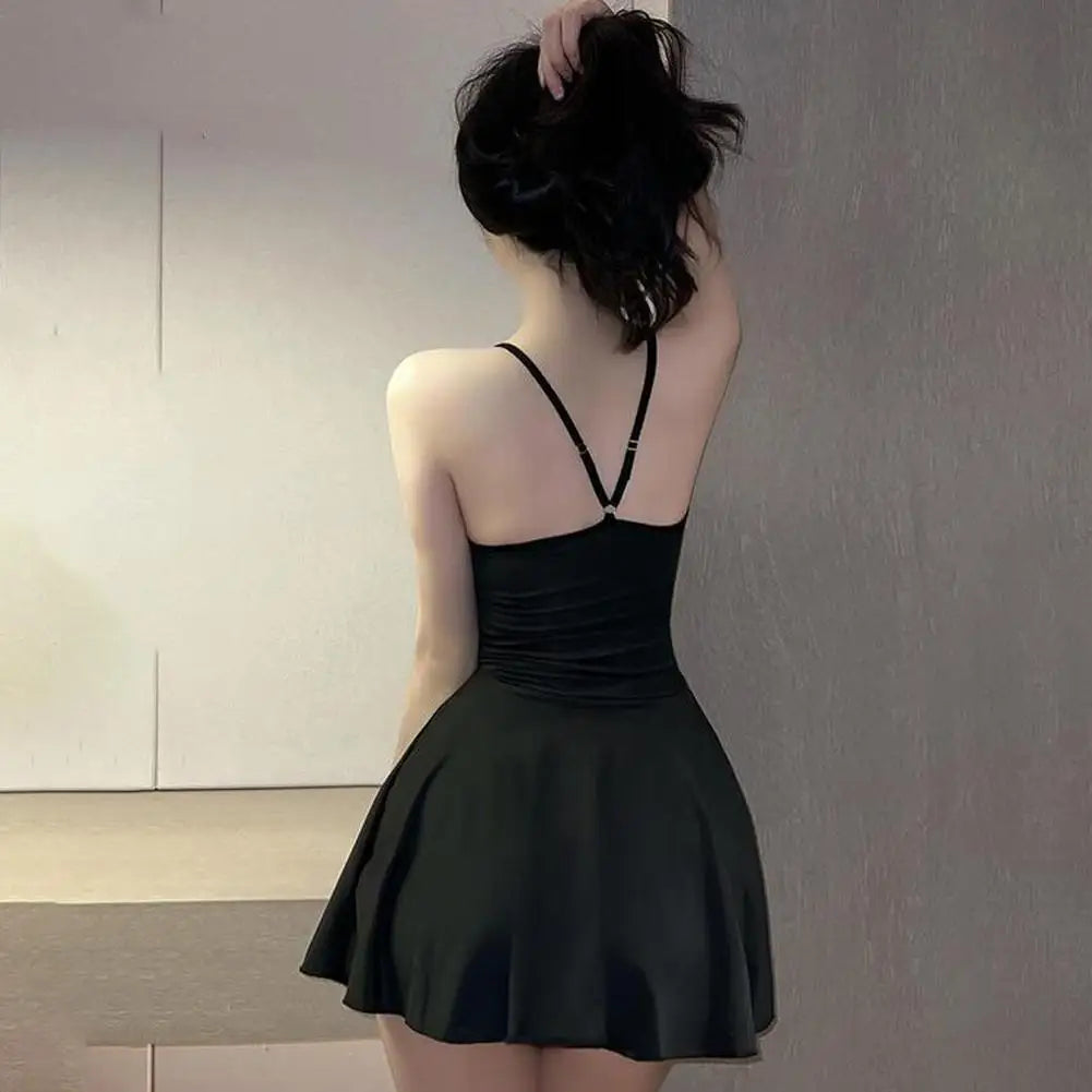 Sexy kvinner plisserte mikro mini dress bandasje glatt uniform slip mini dress nattklubbantrekk lokke ruffled kjole ryggløs