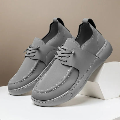 Menn Casual Sneaker 2025 New Black Low Top PU Leather Outdoor Anti-Slip Sneakers Male Platform Fashion Shoes Zapatillas Hombre