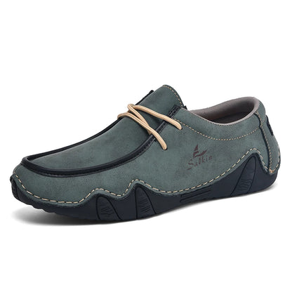 Nuove 2024 Scarpe da uomo casual in pelle fatte a mano in pelle Sneaker man per le scarpe da top bassa traspirabili con le scarpe piazzate con una taglia più dimensioni