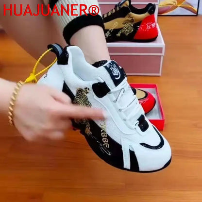 Nieuwe mannen dames sport gunstige tijger borduurwerk ademend low-top rode kleur bijpassende veter sneakers kleine witte schoenen