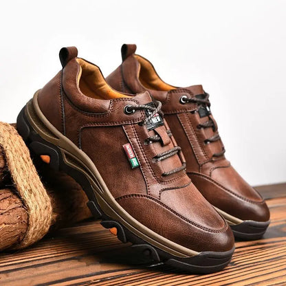 Offical Men's Sneakers Kožená muži příležitostné boty Moccasins prodyšné retro muži sportovní chůze bota venku turistika tenisky