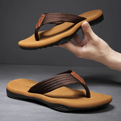 Hágæða vörumerki tískumenn Flip flops Summer Beach Flip Flips Men Casual Bireining Beach Men inniskór úti