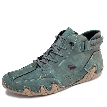 Chaussures décontractées en cuir baskets pour hommes Fashion Outdoor Logles de marche chaussures confortables chaussures de luxe Boots 2024 Nouveau