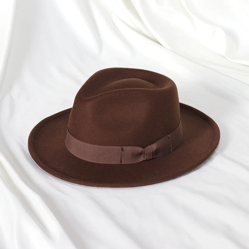 2022 Nya mode män fedoras hatt kvinnors jazzhatt med fluga elegant vår svart ullblandning mössa utomhus fellans hatt
