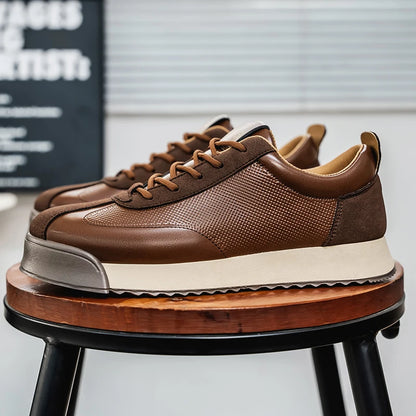 Ny håndlaget skinn herresko Mesh Breathable Fashion Non Slip Outdoor Daily Pendling Preppy Casual Festival Gaver Sneakers