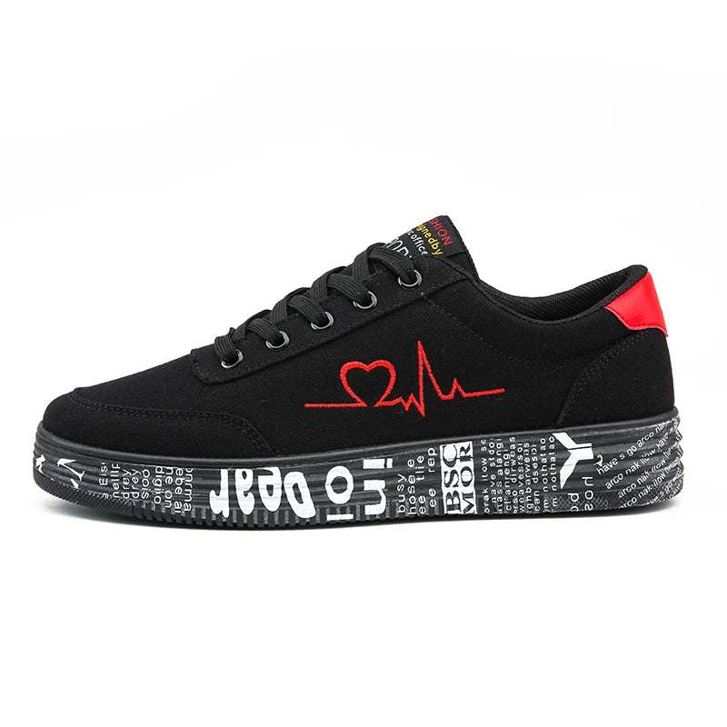 2023 mode kvinnor vulkaniserade skor sneakers damer snörning casual skor andas duk röd vit älskare skor graffiti platt
