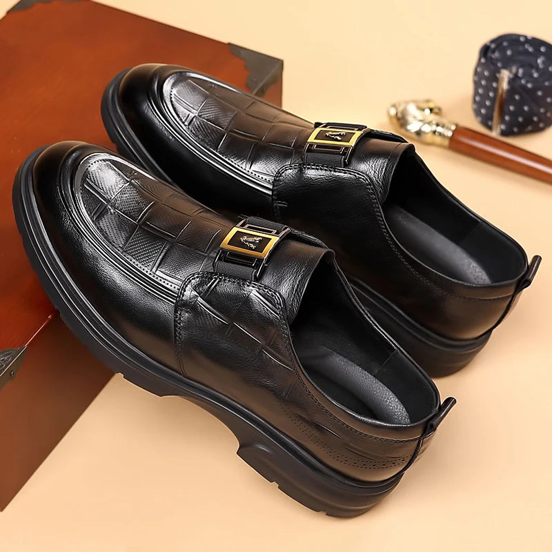 Uformelle skinnsko for menn Spring og Autumn Breathable Formelle forretningsmenn glir på loafers forretning trendy bønne sko