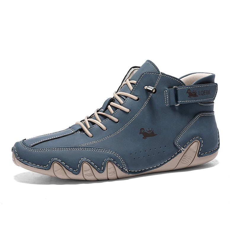 Chaussures décontractées en cuir baskets pour hommes Fashion Outdoor Logles de marche chaussures confortables chaussures de luxe Boots 2024 Nouveau