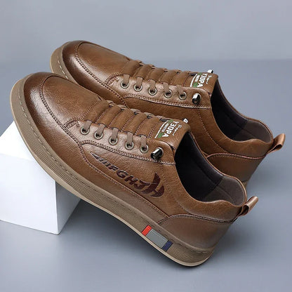Divatos férfi alkalmi cipő Egyszerű férfi retro valódi bőrcipő elegáns, hivatalos ingázó munka cipő ingyenes szállítás