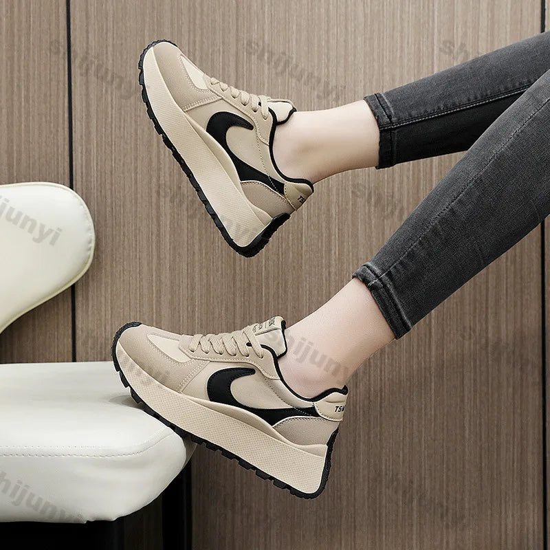 Sneakers de plate-forme à fond épais de la femme Nouveau mélange Nouveau mélange Couleur à lacets Chaussures décontractées femme Round Toe non glissade Vulcanie Sport Chaussures