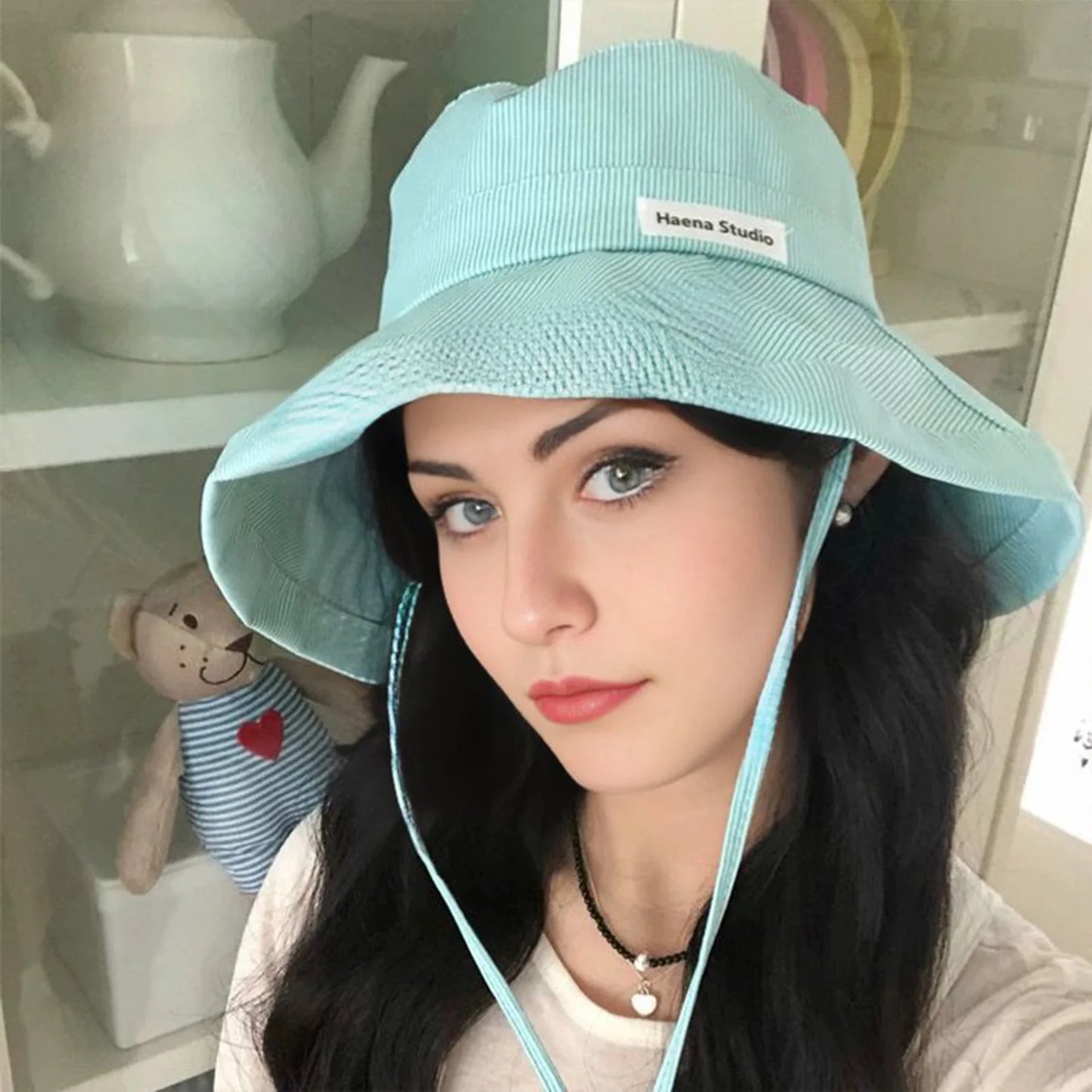 1PC Japanische neue frische Design -Gurt -Eimer -Hüte für Frauen Frühling und Sommer Mode vielseitiger Sonnenschutzmittel niedliche Beckenkappen