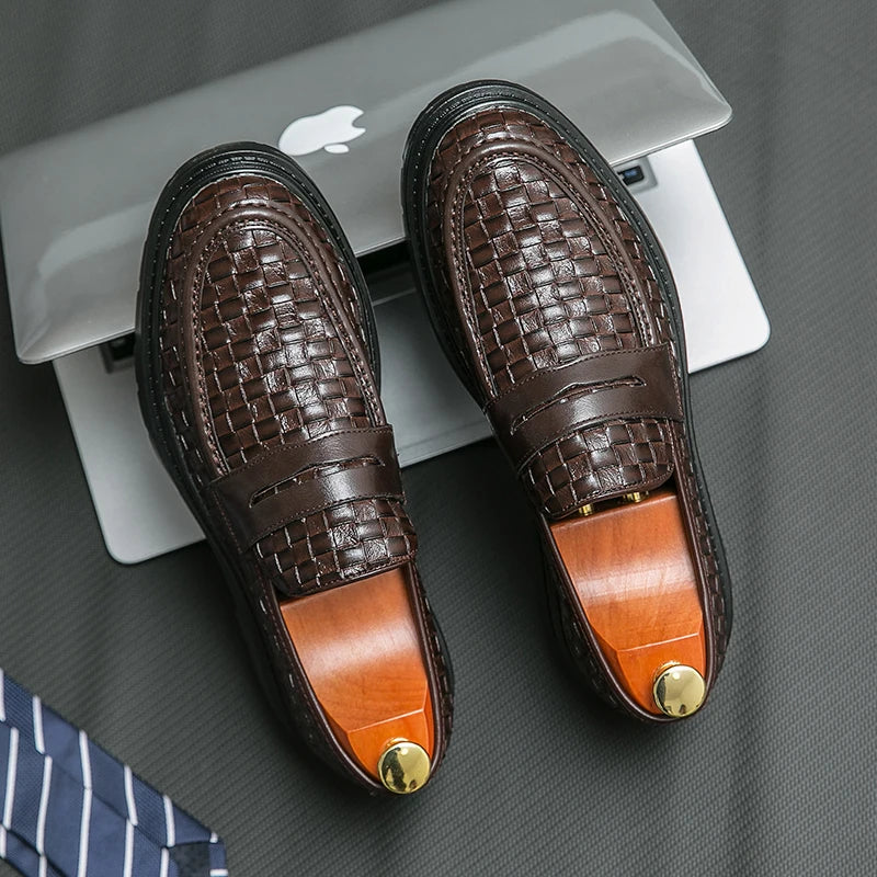 Britisk stil menns ekte skinnsko Massasjesol Casual Shoes av høy kvalitet Menns formelle sko allsidige loafers