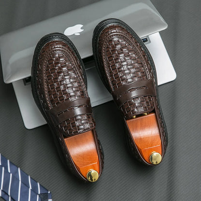 Britisk stil menns ekte skinnsko Massasjesol Casual Shoes av høy kvalitet Menns formelle sko allsidige loafers