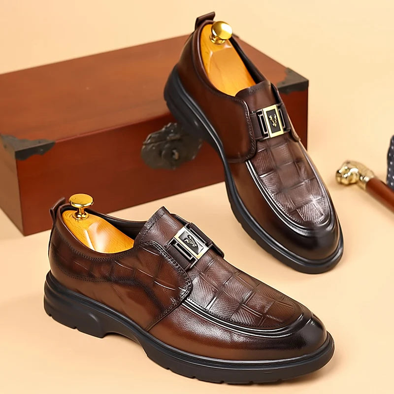 Uformelle skinnsko for menn Spring og Autumn Breathable Formelle forretningsmenn glir på loafers forretning trendy bønne sko