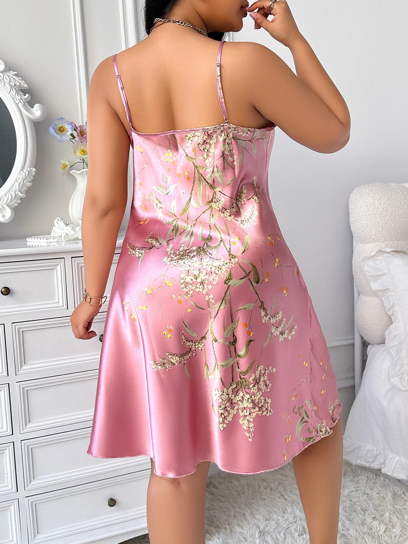 Plus Size Random Floral Print Sleeveless Nightdress Elegant and Comfortable Loungewear for Women