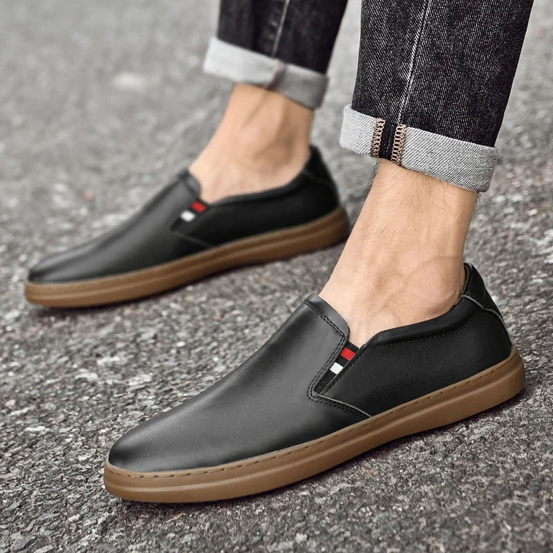 Fasjonable nye menn runde med pustende utendørs anti slip casual tavle sko av høy kvalitet menn komfortable anti slip loafers
