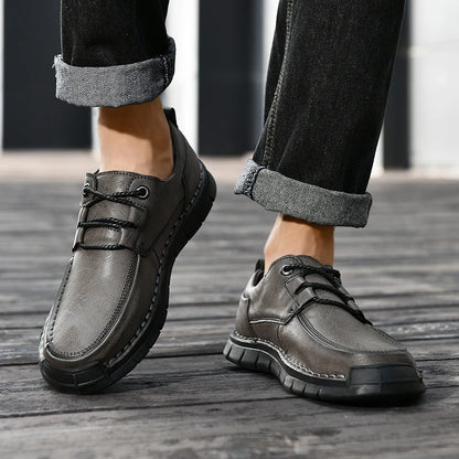 2024 NOWOŚĆ MĘŻCZYZN Casual Buty ręcznie robione skórzane mokasyny Wygodne buty męskie wysokiej jakości skórzane płaskie mokasyny Mężczyzny