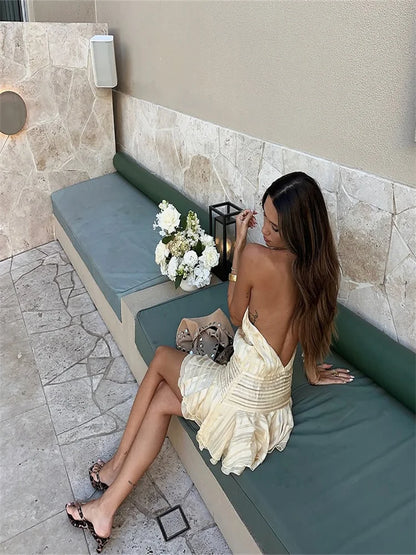 Halter Ruffle Mini Dress Kvinder sexet ærmeløs rygfri snøring op festkjoler 2025 Summer Beach Fashion Vacation Lady Short Robe