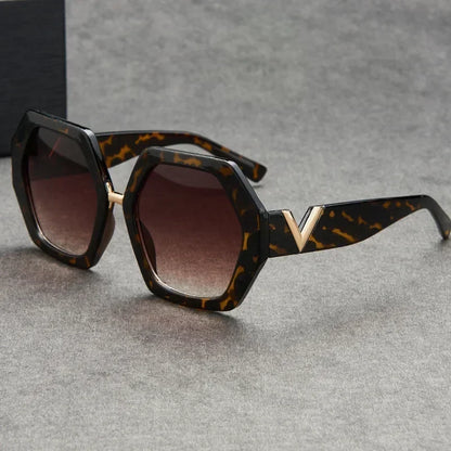 2025 Luxury Square Sunglasses Ladies Fashion Glasses Classic Brand Designer Retro Sun Glasses Women Sexy Eyewear Unisex Shades