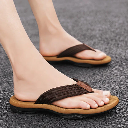 Hágæða vörumerki tískumenn Flip flops Summer Beach Flip Flips Men Casual Bireining Beach Men inniskór úti