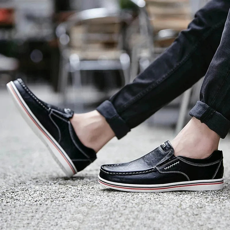 Kožené pánské příležitostné boty Flats Moccasins Men Loafers Party Driving Loafers boty Muž pravá kožená obchodní kancelář muži bota