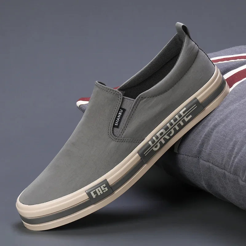 Lätt mäns dukskor Bekväma lågklippta vulkaniserade skor män espadrille icke-slip casual skor män lägenheter 2024