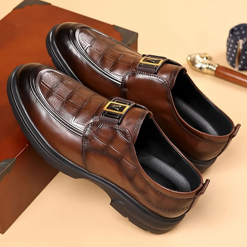 Uformelle skinnsko for menn Spring og Autumn Breathable Formelle forretningsmenn glir på loafers forretning trendy bønne sko