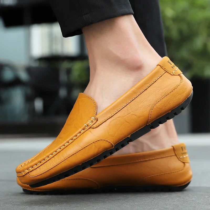 Skutečná kůže prodyšná mokující mocasins neformální mokasíny kožené boty pro muže sklouznou na formální italskou jízdu plochý chaussure homme