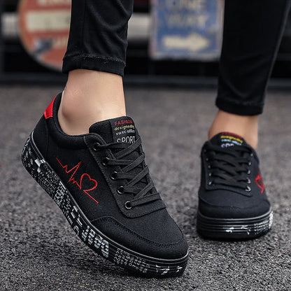 2023 mode kvinnor vulkaniserade skor sneakers damer snörning casual skor andas duk röd vit älskare skor graffiti platt