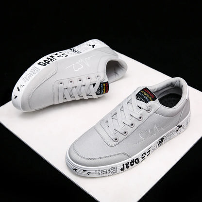 2023 mode kvinnor vulkaniserade skor sneakers damer snörning casual skor andas duk röd vit älskare skor graffiti platt