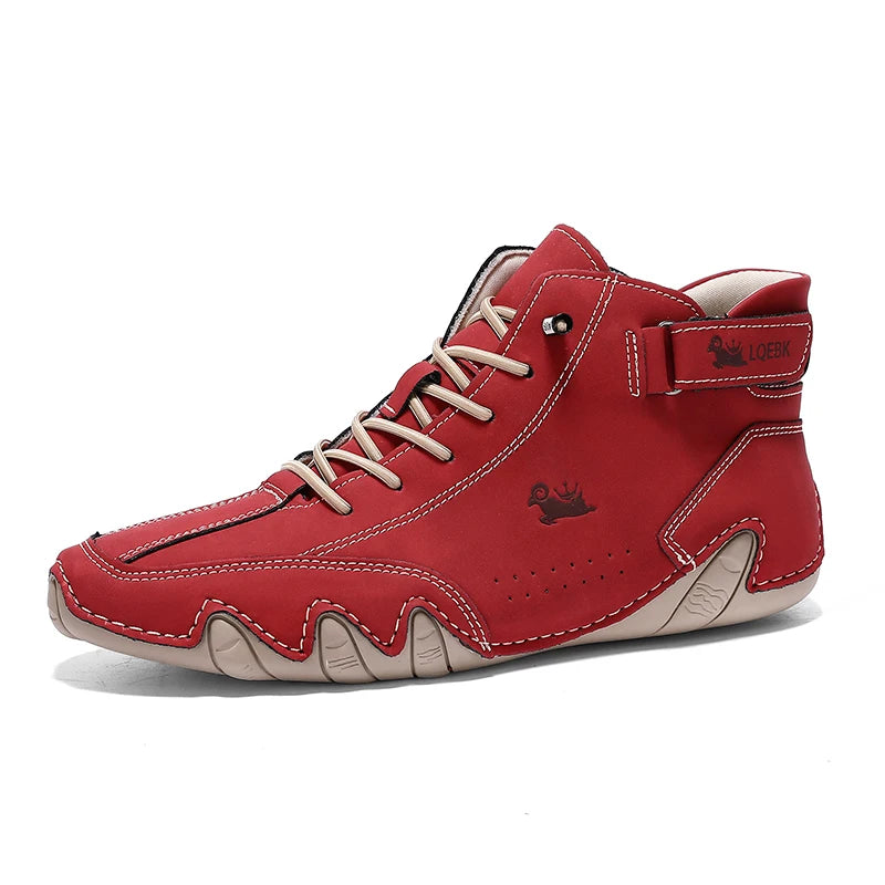 Chaussures décontractées en cuir baskets pour hommes Fashion Outdoor Logles de marche chaussures confortables chaussures de luxe Boots 2024 Nouveau